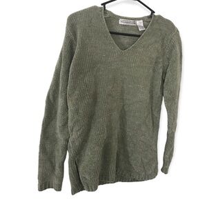 3/$15 Carolyn Taylor chenille light green knit sweater